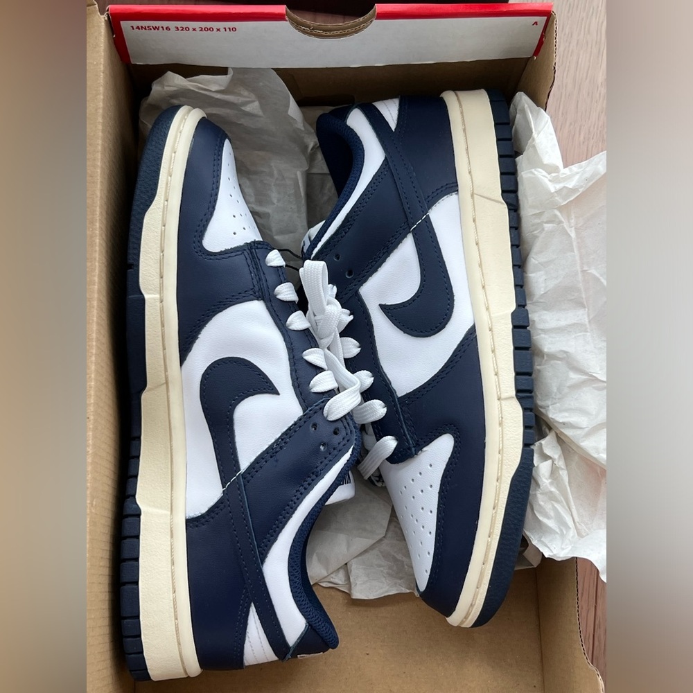 Nike Women's Dunk Low 'VINTAGE NAVY' - 7.5W
